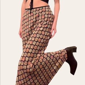 adorable patterned maxi skirt no tags but would best fit size xs